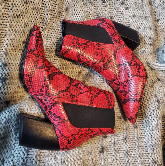 FAUX SNAKESKIN BOOTIES - Picture 4 of 7